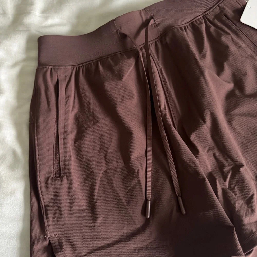 ๐๐ค Lululemon License to Train HR Short 4โ Dark Oxide - Picture 2 of 9